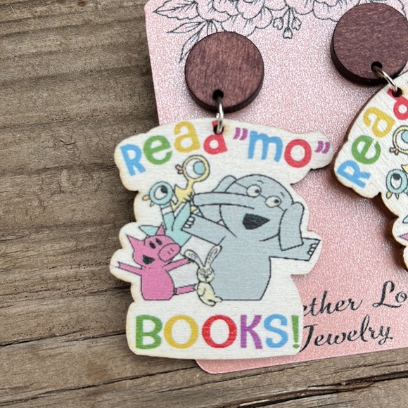 Mo Willems Book Character Earrings/ Teacher or Librarian Earrings - Picture 8 of 10